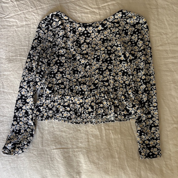 Floral Top - Picture 5 of 6